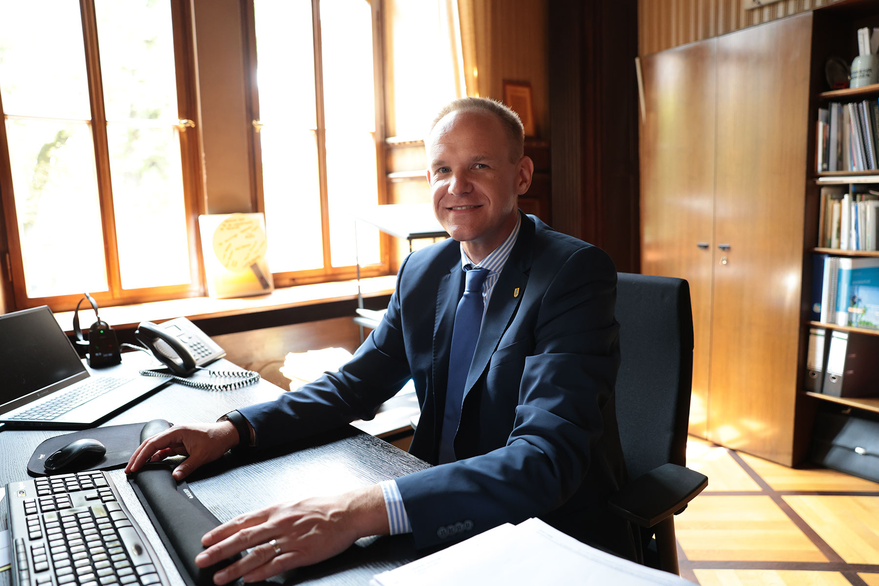 Thomas Schäfer am PC