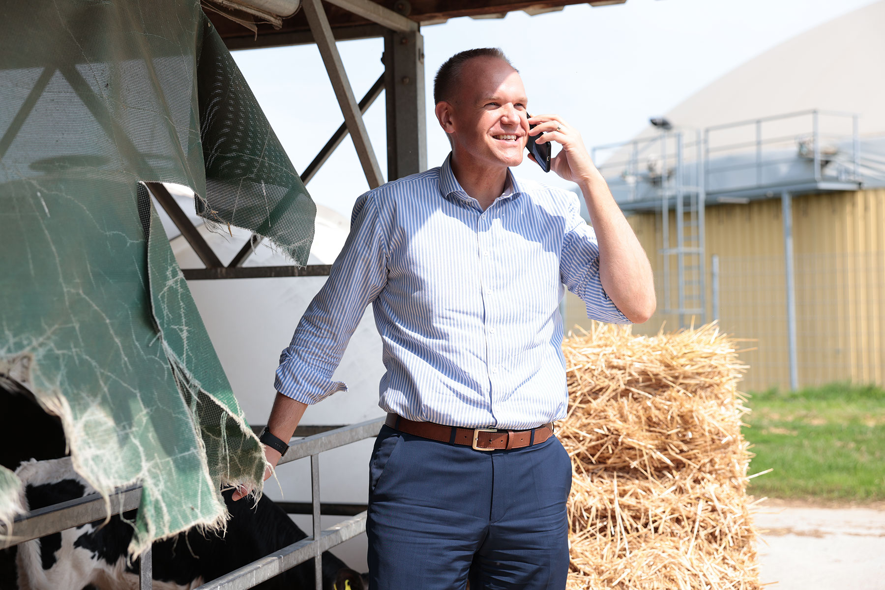 Thomas Schäfer mit Handy